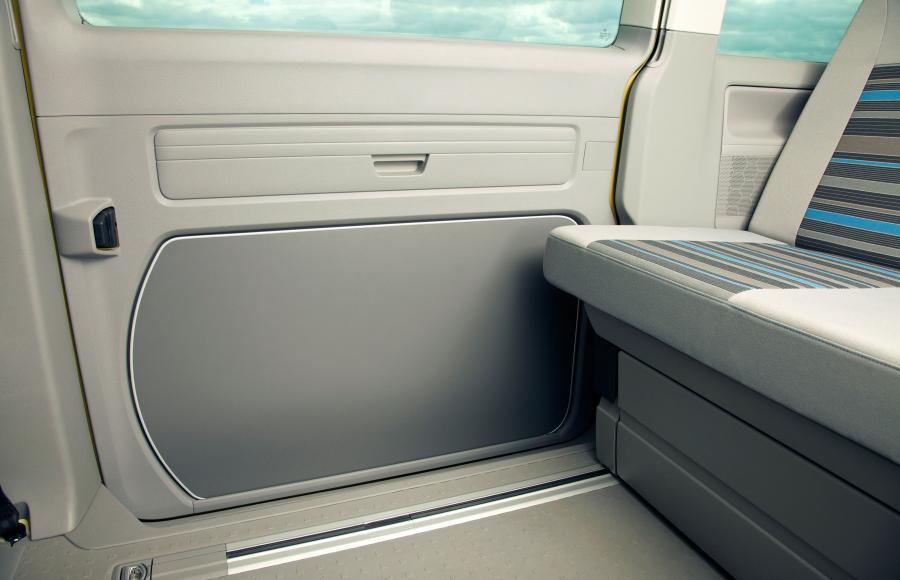 Детали интерьера Volkswagen California (T5) 2012 года  (UK) (фото 5 из 39)